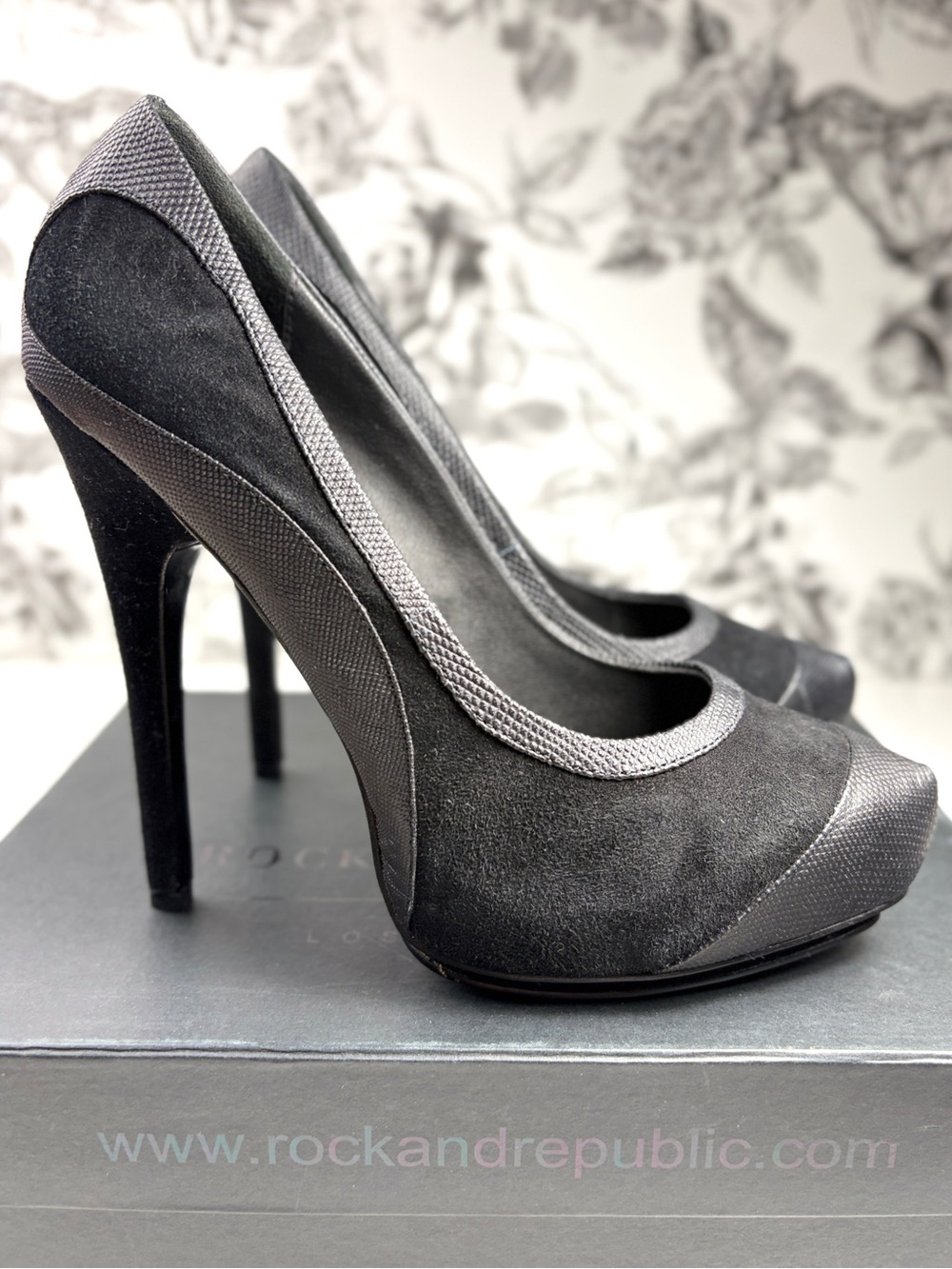 Rock & Republic Black Suede & Leather Accent 5” Stiletto Platform Pump, Sz 38